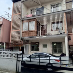 BARIŞ MAHALLESİ SATILIK  MÜSTAKİL EV