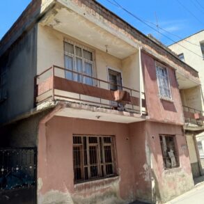DEMETEVLER MAHALLESİ SATILIK 2 KATLI MÜSTAKİL EV