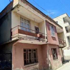 DEMETEVLER MAHALLESİ SATILIK 2 KATLI MÜSTAKİL EV