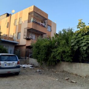 DEMETEVLER MAHALLESİ SATILIK 3 KATLI MÜSTAKİL EV