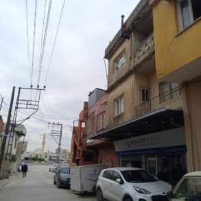 NARLICA MAHALLESİ SATILIK 3 KATLI MÜSTAKİL EV