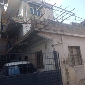 DENİZLİ MİTAT PAŞA MAHALLESİ SATILIK 3 KATLI MÜSTAKİL EV