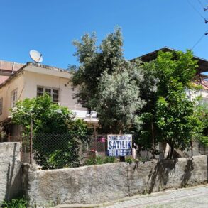 BAHÇELİEVLER MAHALLESİ SATILIK 2 KATLI MÜSTAKİL EV